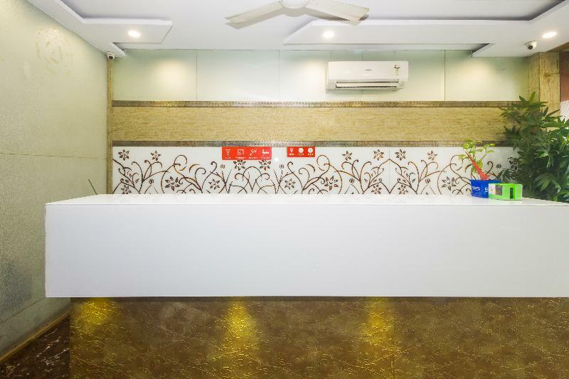 Oyo 8193 Hotel Pearl View Мумбай Екстериор снимка