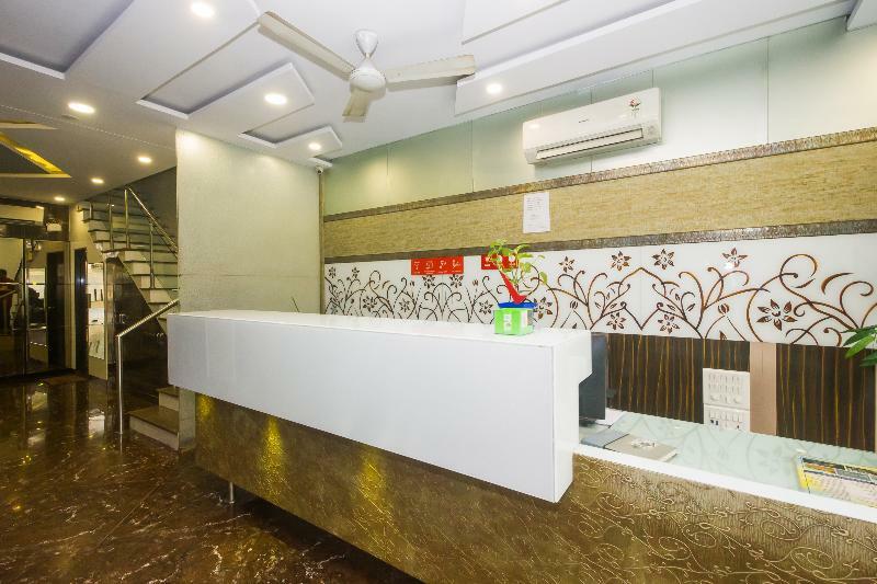 Oyo 8193 Hotel Pearl View Мумбай Екстериор снимка