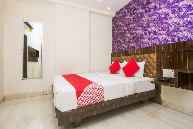 Oyo 8193 Hotel Pearl View Мумбай Екстериор снимка