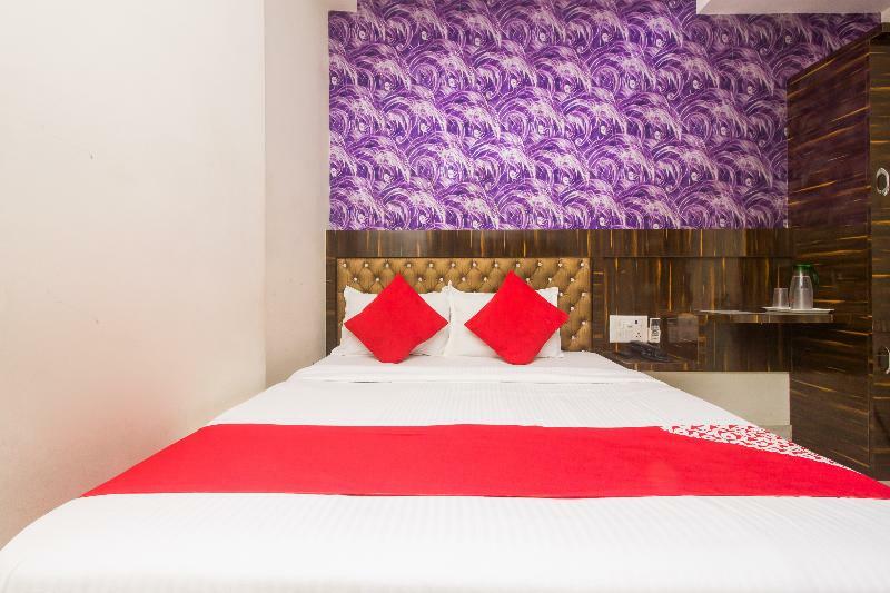 Oyo 8193 Hotel Pearl View Мумбай Екстериор снимка