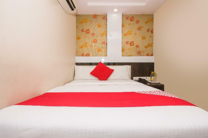 Oyo 8193 Hotel Pearl View Мумбай Екстериор снимка