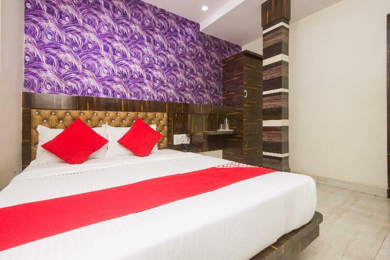 Oyo 8193 Hotel Pearl View Мумбай Екстериор снимка
